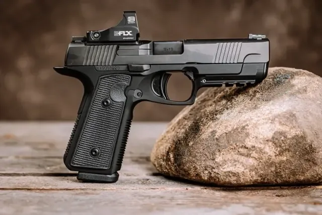 Historia pistoletu Daniel Defense H9 13 Daniel Defence Daniel H9 kolimatora Eotech EFLX Mini Reflex Sight 01s