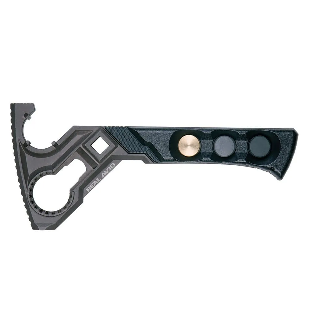 Jak wyposażyć domowy warsztat strzelca? Stanowisko serwisowe, czyszczenie broni, przegląd narzędzi Real Avid 34 Real Avid - Klucz rusznikarski do AR-15 Armorer's Master Wrench - AVAR15AMW