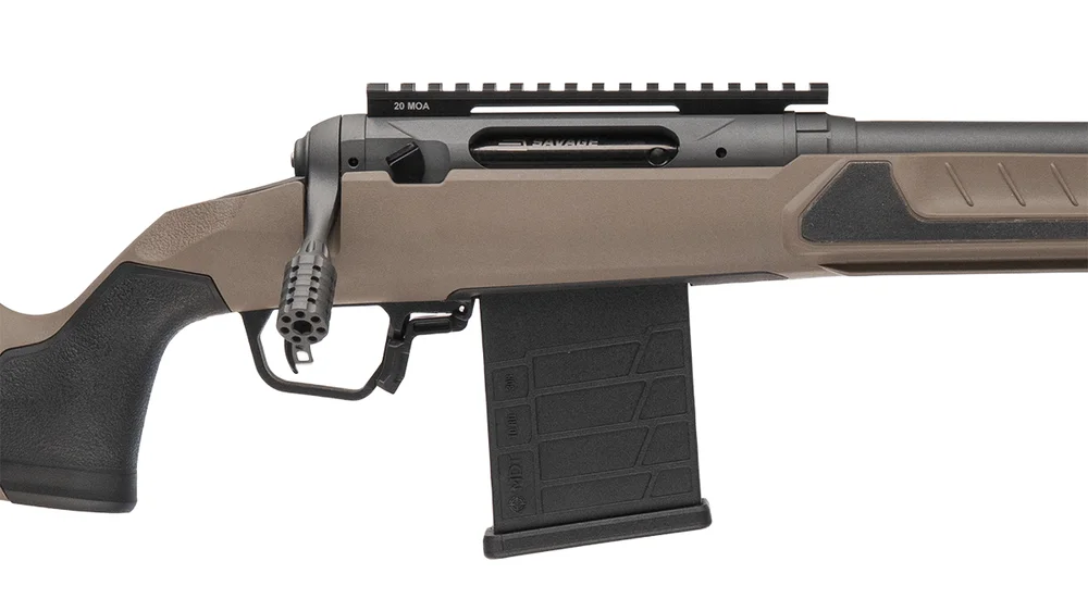 Savage 110 Core Tactical — komora zamkowa, szyna 20 MOA i magazynek standardu AICS
